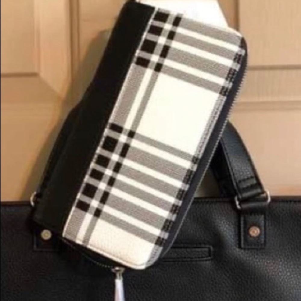 Thirty-One All About the Benjamins Wallet